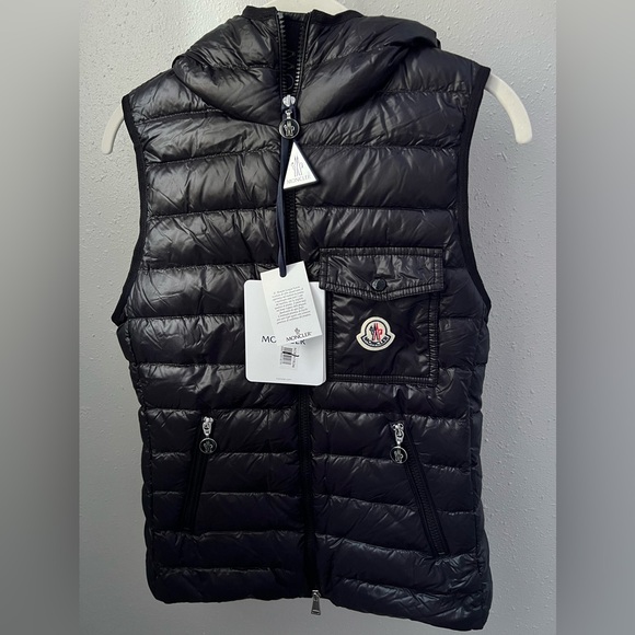 Moncler Glygos Hooded Puffer Vest in Black Size Small (1) New - Picture 2 of 13